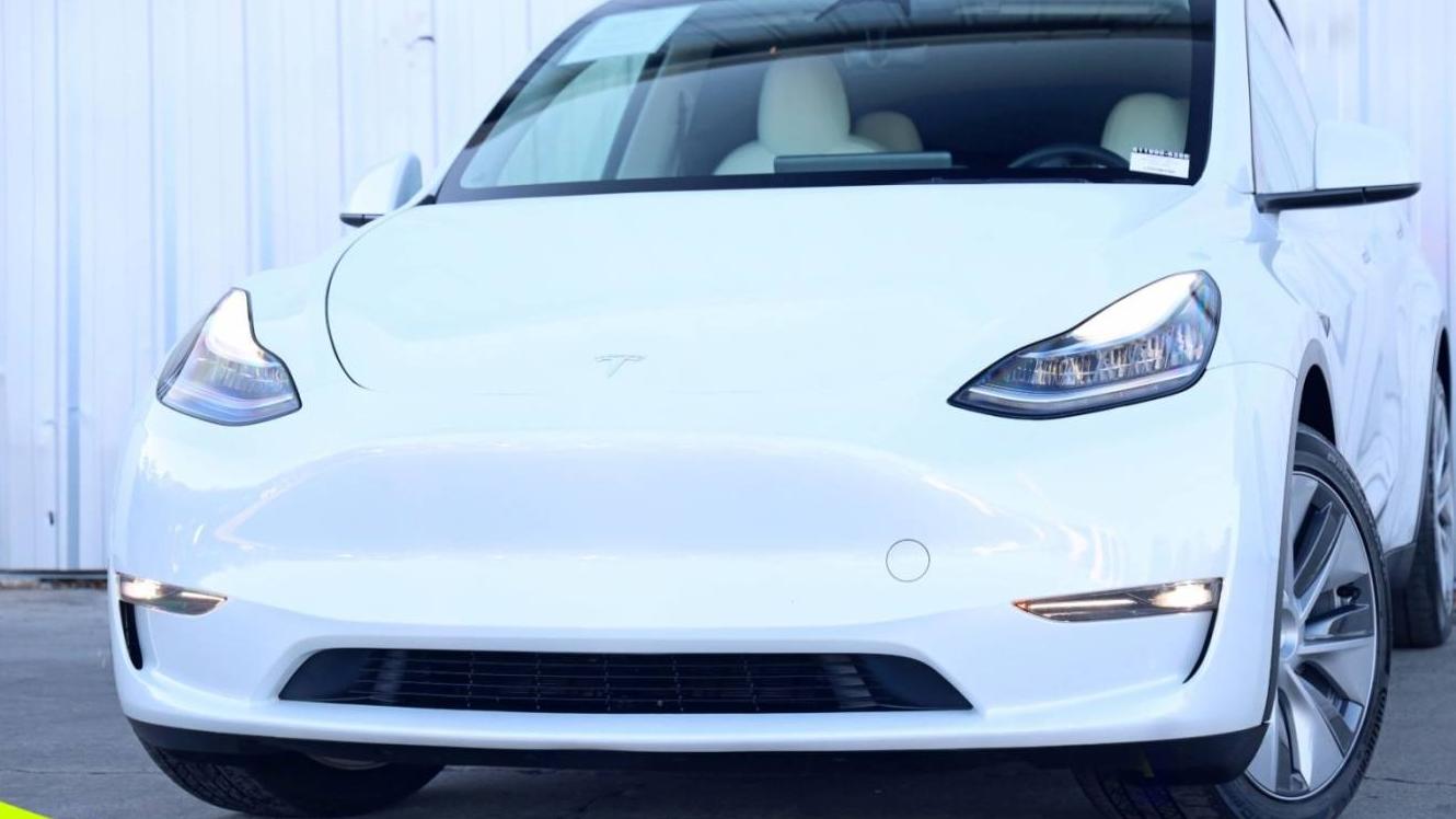 TESLA MODEL Y 2023 7SAYGDEE3PF611990 image